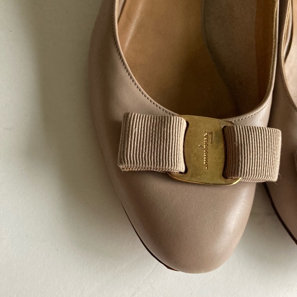 Salvadore Ferrogamo Dust Pink Leather Logo Bow Heels Size 7 - Picture 16 of 16